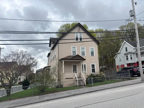 $1,449 | 41 Whipple Street, Unit 3, Worcester, MA 01607