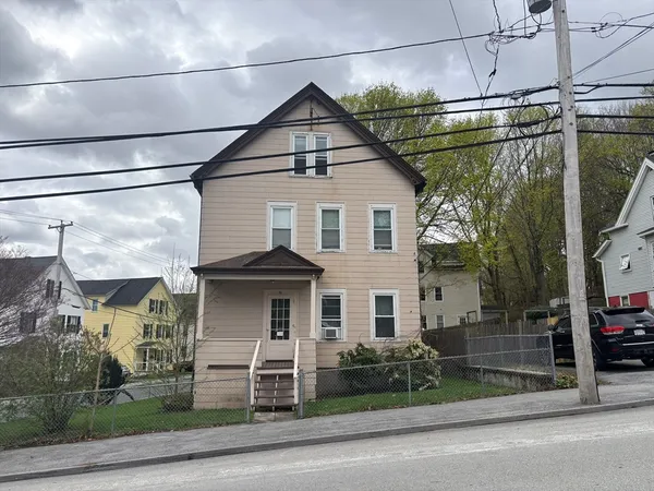 $1,449 | 41 Whipple Street, Unit 3, Worcester, MA 01607