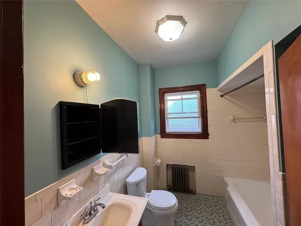 $2,000 | 43 Westerly Avenue, Unit 1, Providence, RI 02909