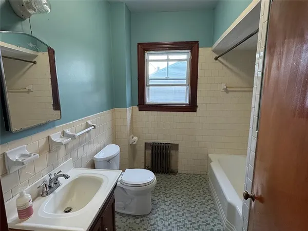$2,000 | 43 Westerly Avenue, Unit 1, Providence, RI 02909