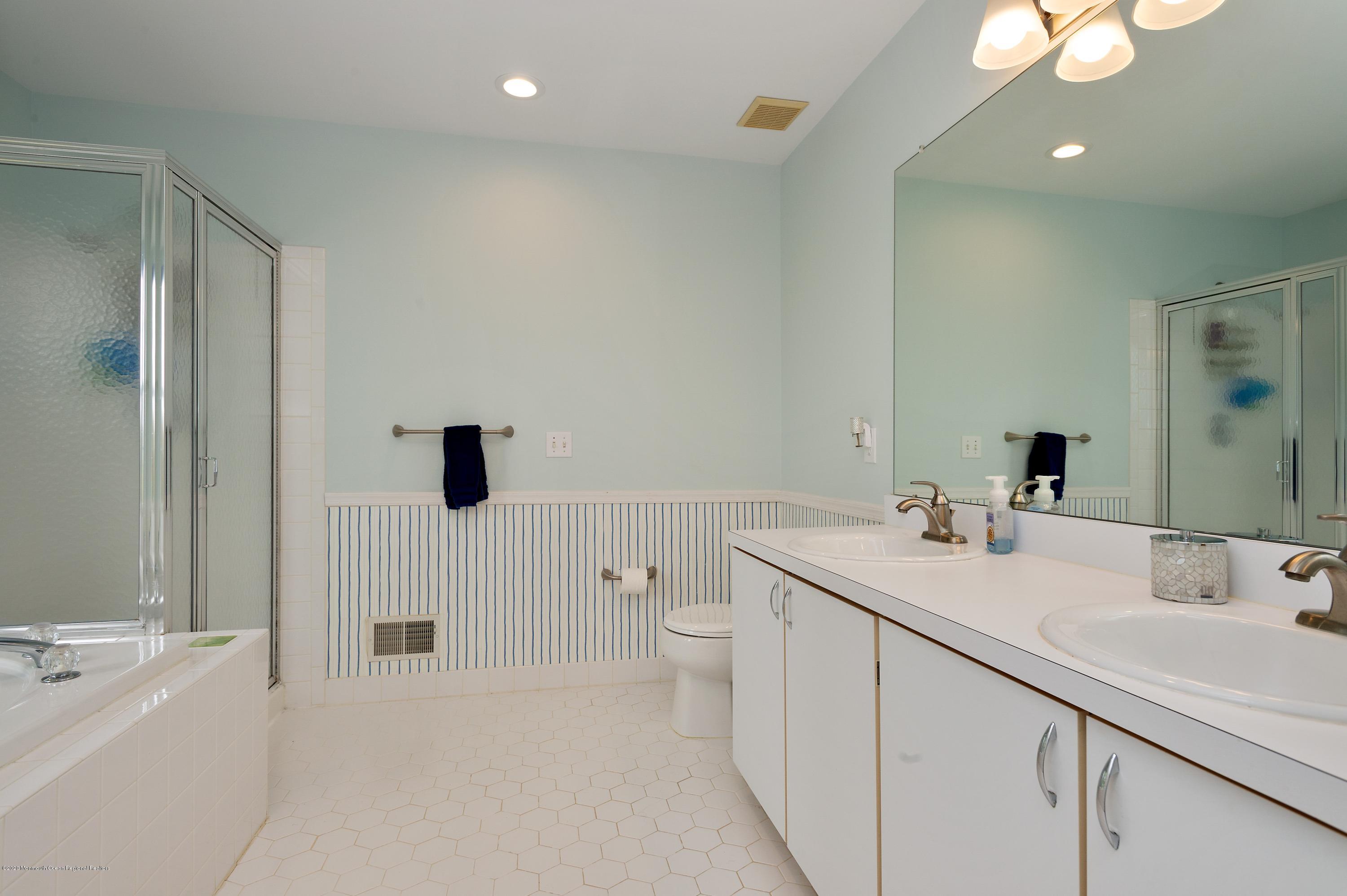 2 Waterville Road Manalapan, NJ 07726 - Photo 13 of 20 MASTER BATH