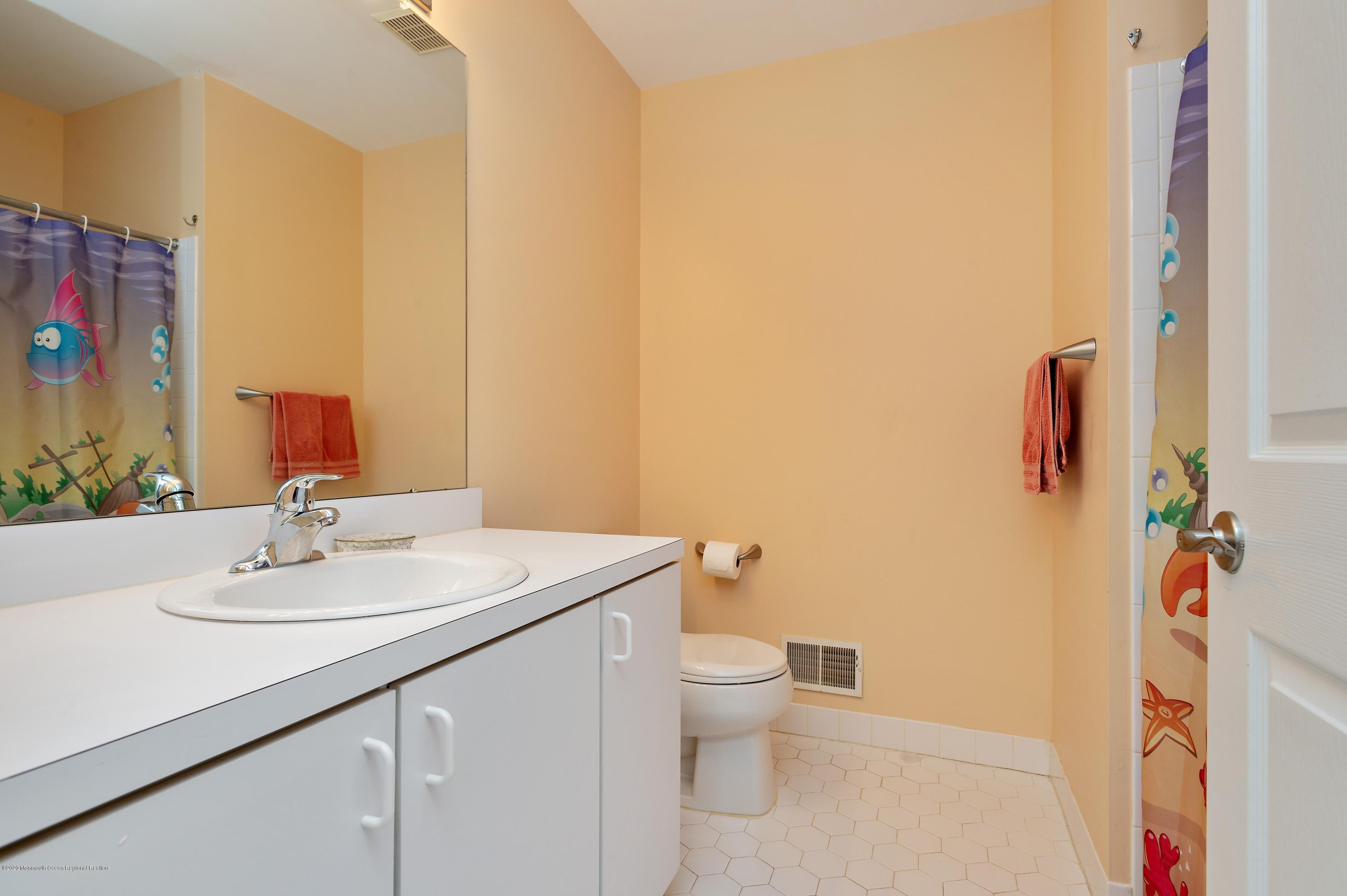2 Waterville Road Manalapan, NJ 07726 - Photo 17 of 20 HALL BATH