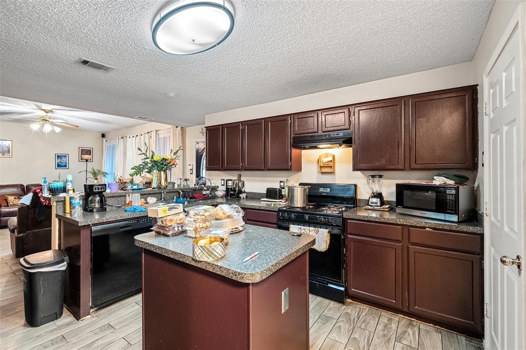 2628 Spring Branch Road Mesquite, TX 75181 - Photo 14 of 29