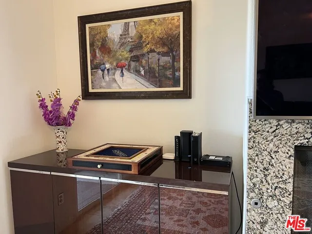 a view of a lobby area