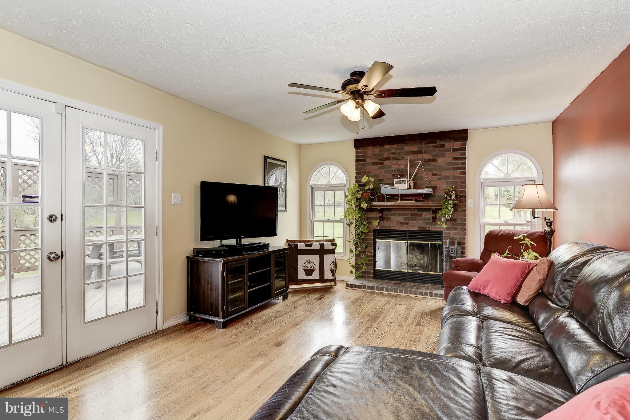 2644 Offutt Road Woodstock, MD 21163 - Photo 14 of 30 Family Room