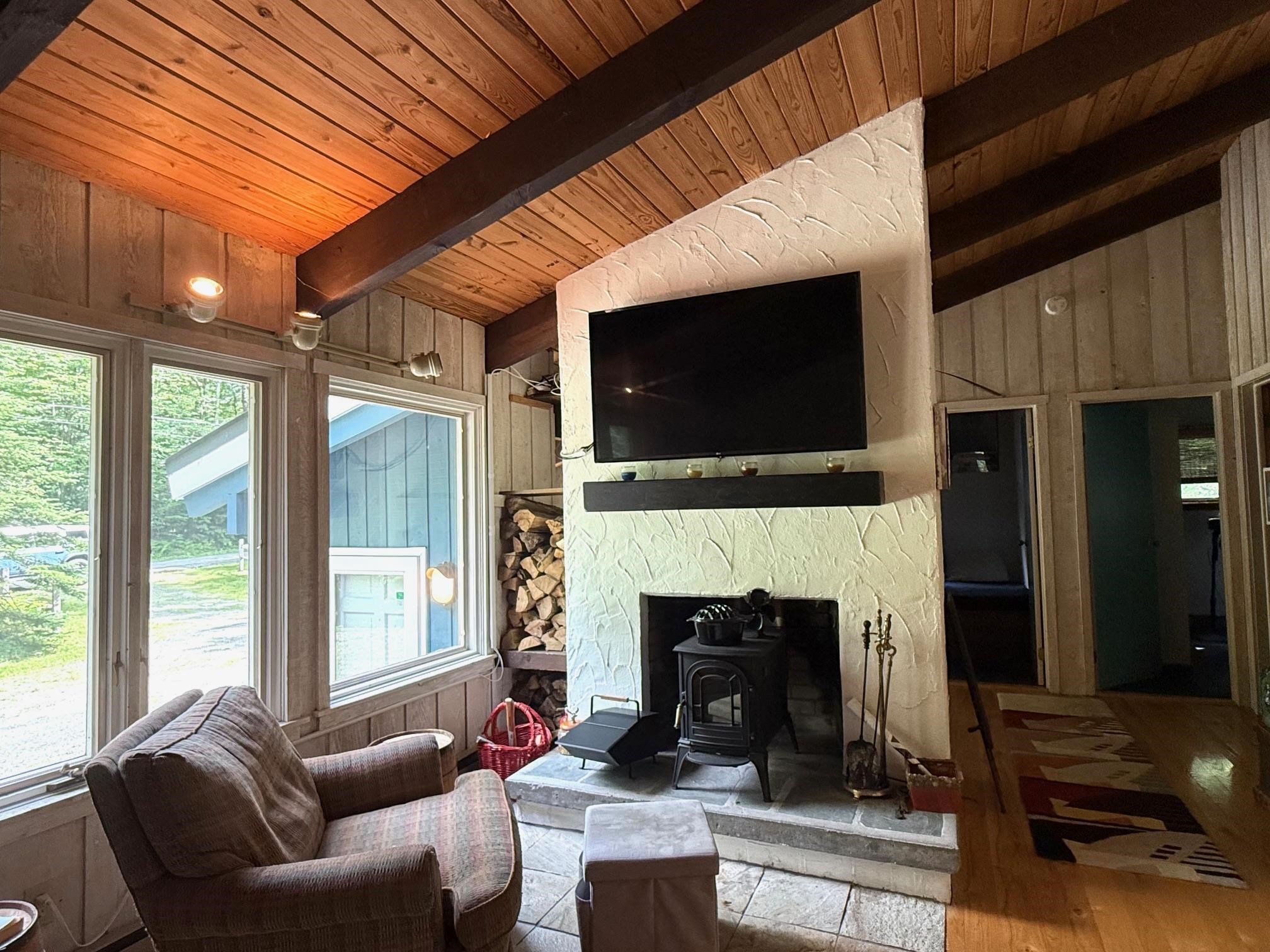 367 Stratton Gate Road Jamaica, VT 05343 - Photo 6 of 38