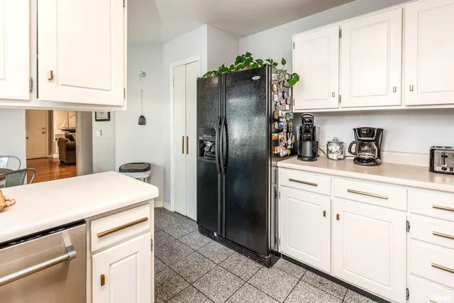 $299,500 | 27 Pinewood Drive, Carbondale, IL 62901