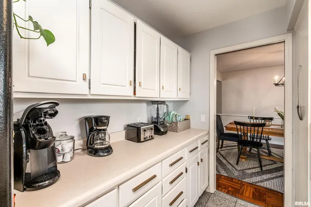 $299,500 | 27 Pinewood Drive, Carbondale, IL 62901