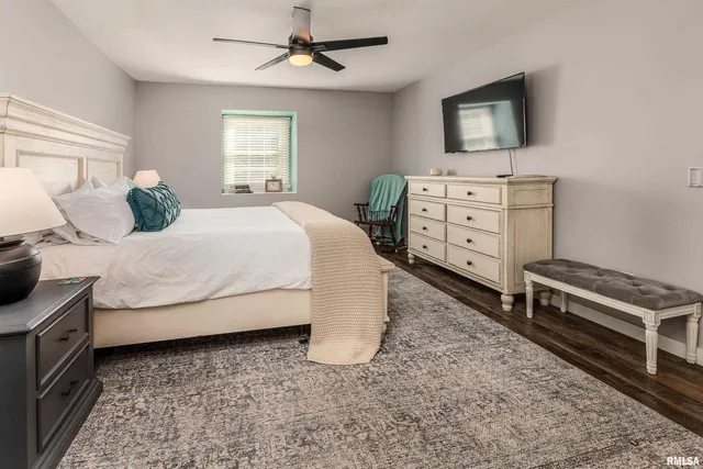 $299,500 | 27 Pinewood Drive, Carbondale, IL 62901