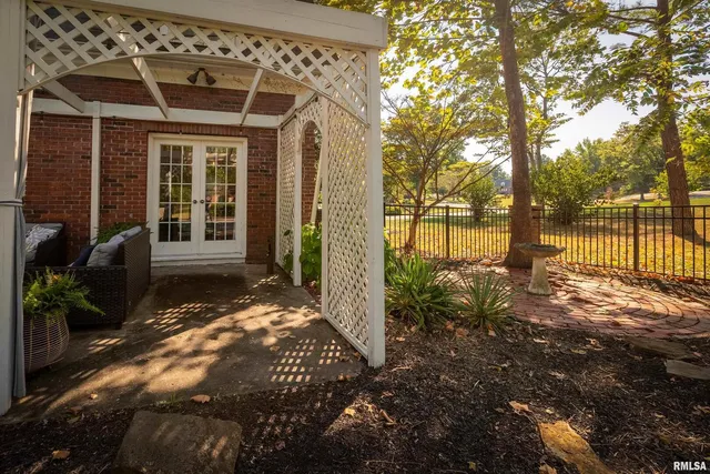 $299,500 | 27 Pinewood Drive, Carbondale, IL 62901