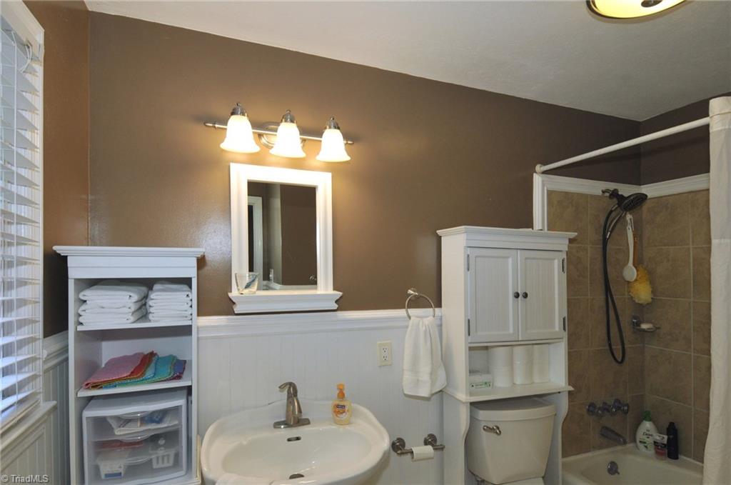 5620 Sweetbriar Road Pfafftown, NC 27040 - Photo 9 of 17 Gallery Image 9