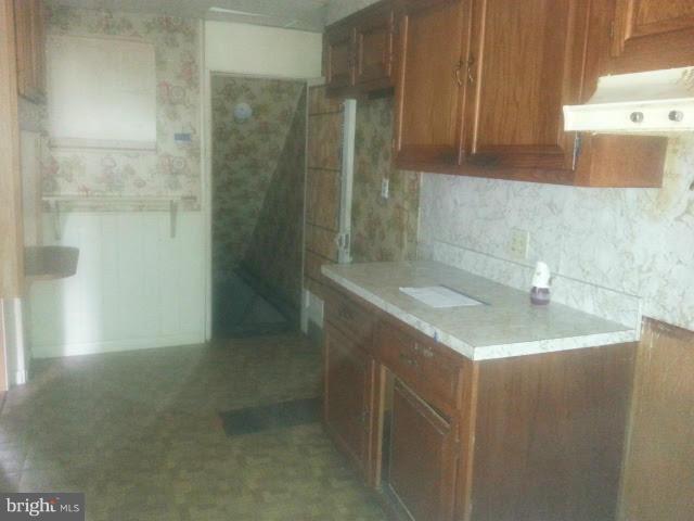 5111 Brookwood Road Baltimore, MD 21225 - Photo 6 of 14 Kitchen