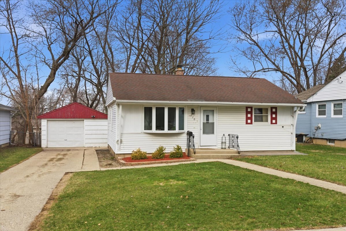 270 Ridge Avenue Crystal Lake, IL 60014 - Photo 1 of 19 Gallery Image 1