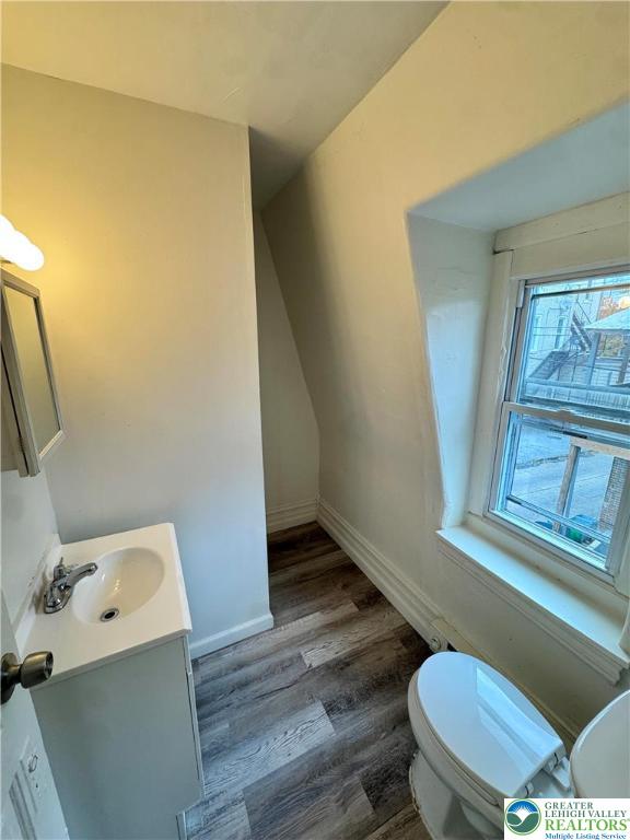 812 Chestnut Street, Unit B Allentown, PA 18101 - Photo 6 of 9 a bathroom with a toilet