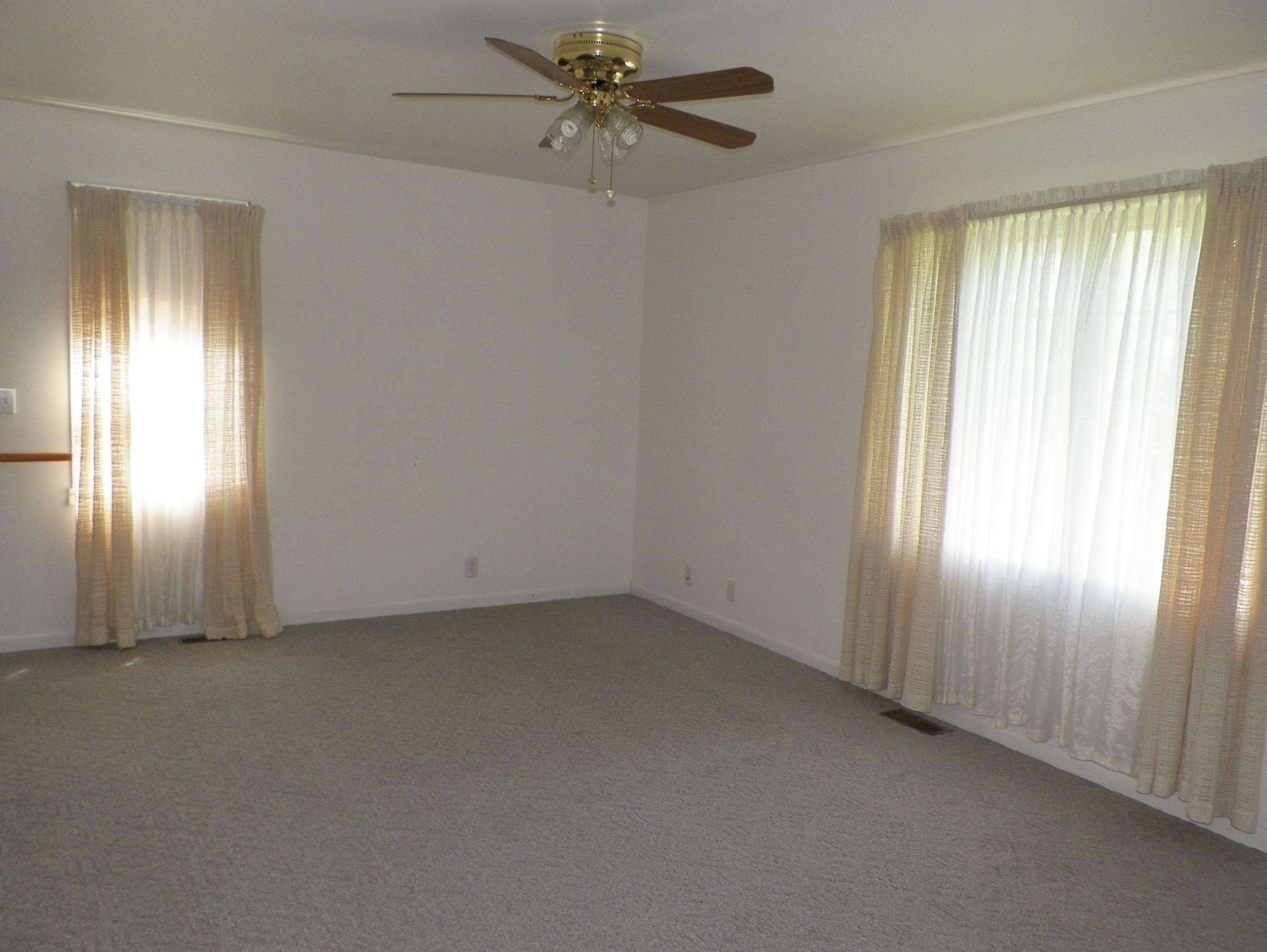 225 Byron Street Cheboygan, MI 49721 - Photo 8 of 36 Gallery Image 8