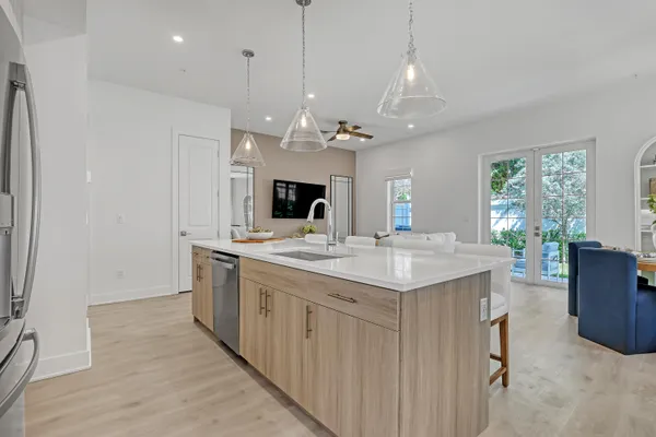 $819,900 | 107 Royal Palm Circle, Tequesta, FL 33469