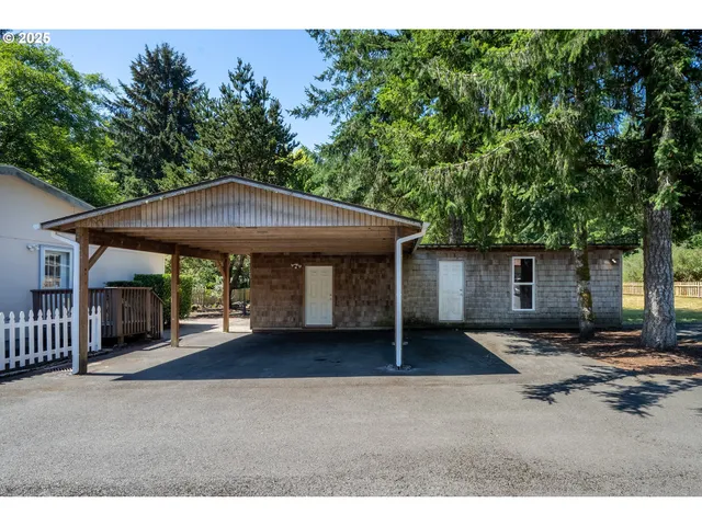 a house view with a outdoor space