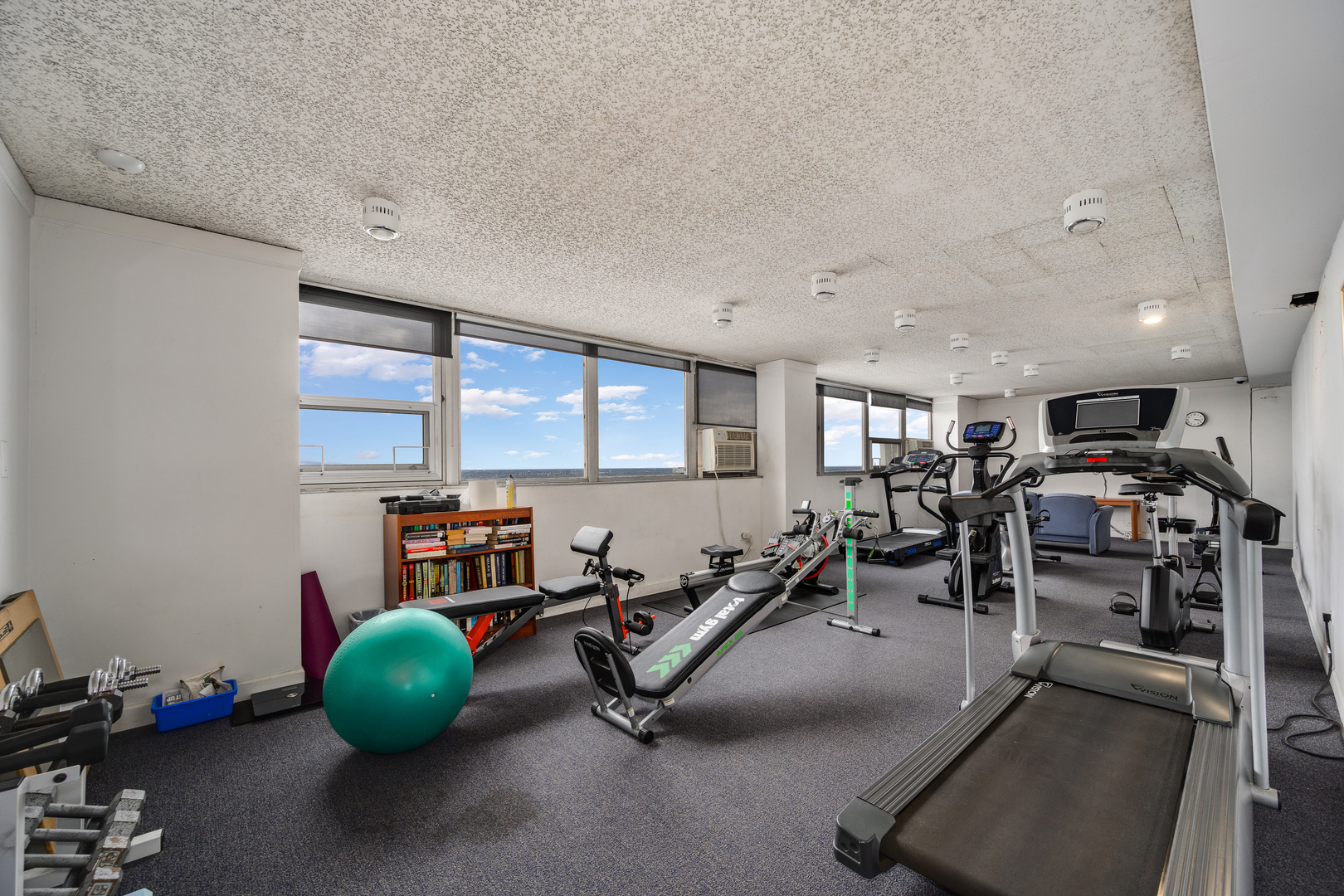 5733 North Sheridan Road, Unit 28B Chicago, IL 60660 - Photo 26 of 28