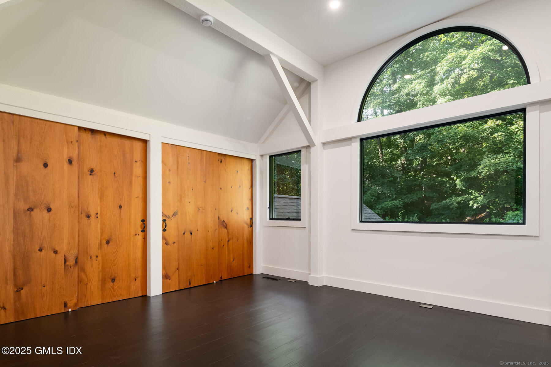 10 Tomahawk Lane Greenwich, CT 06830 - Photo 25 of 34 19