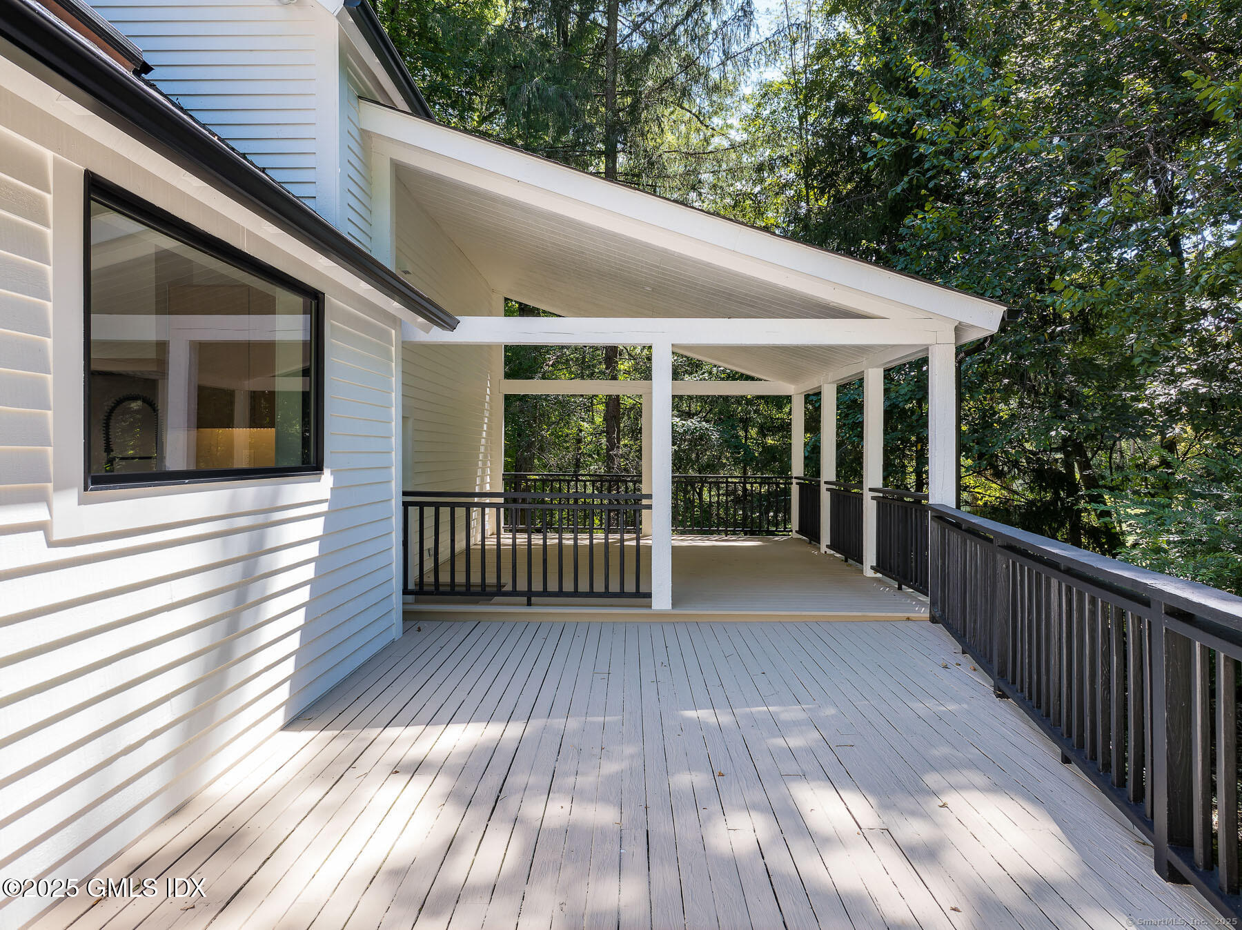 10 Tomahawk Lane Greenwich, CT 06830 - Photo 29 of 34 22