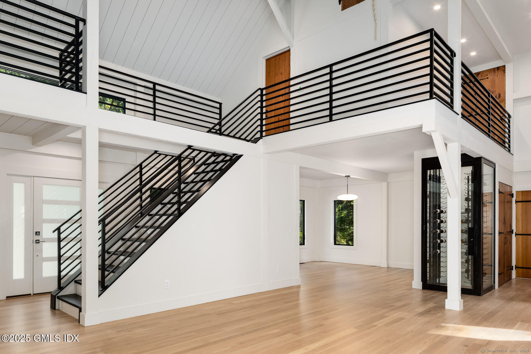 10 Tomahawk Lane Greenwich, CT 06830 - Photo 5 of 34 4