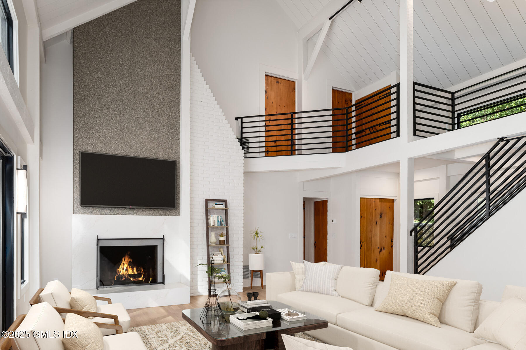 10 Tomahawk Lane Greenwich, CT 06830 - Photo 7 of 34 10 Tomahawk Ln 08-2025 31 - WEB