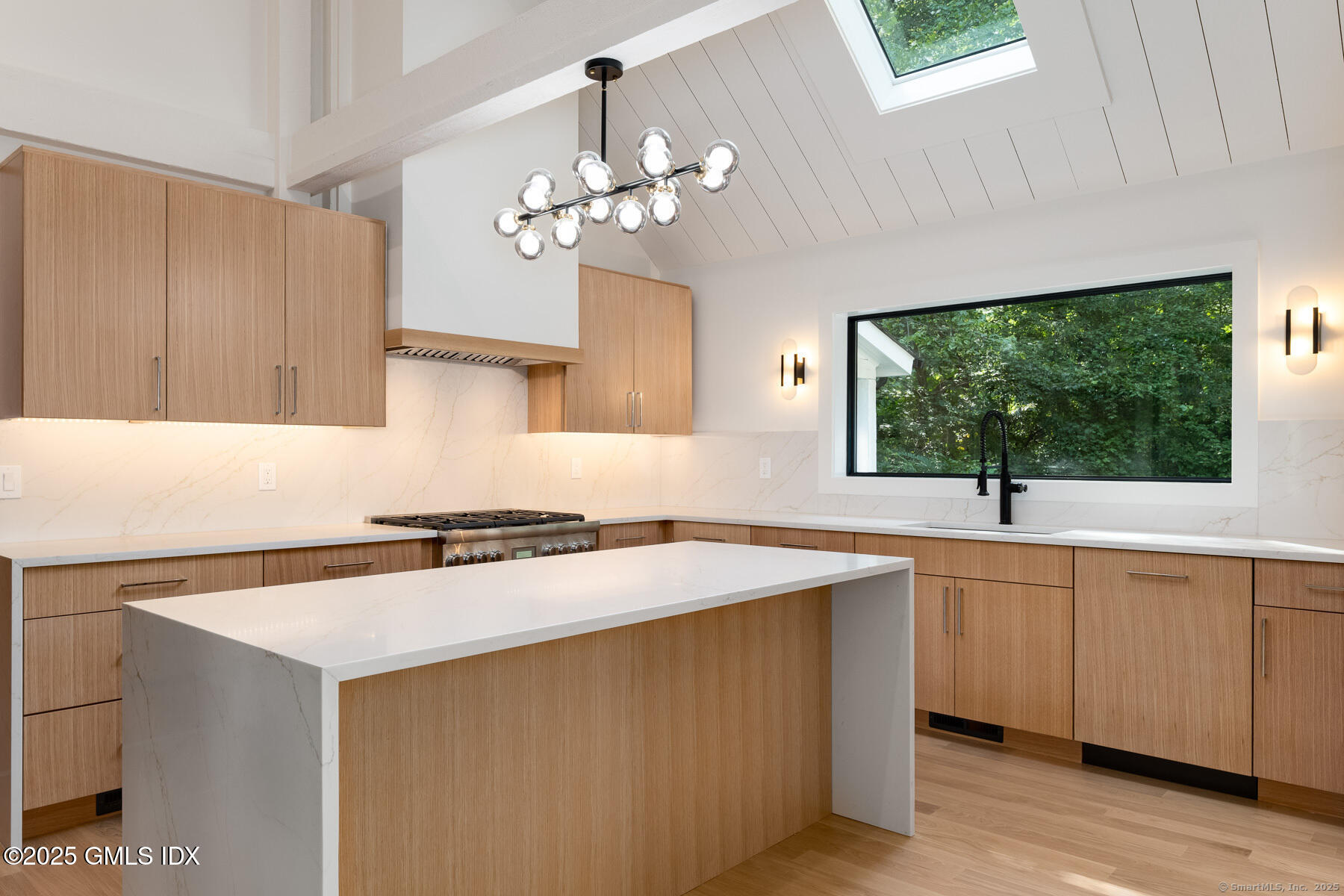 10 Tomahawk Lane Greenwich, CT 06830 - Photo 10 of 34 7