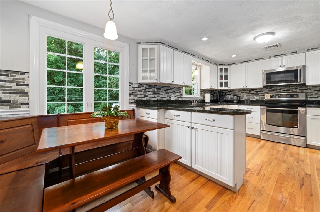 57 Shenandoah Road Warwick, RI 02886 - Photo 13 of 39