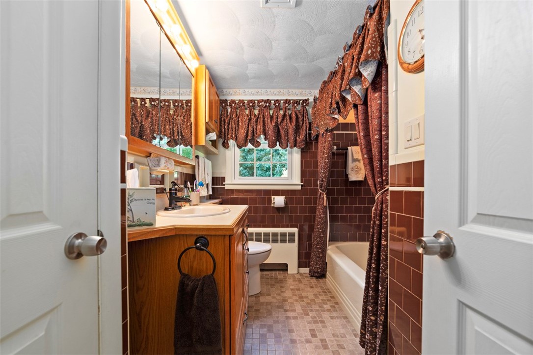 57 Shenandoah Road Warwick, RI 02886 - Photo 23 of 39 Bathroom