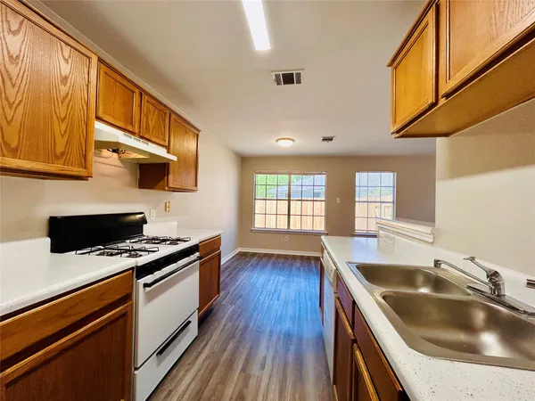 $1,650 | 8511 Apple Carrie Cove, Unit B, Austin, TX 78745