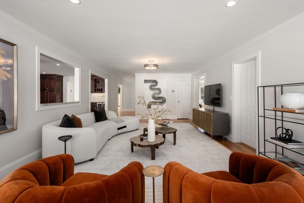 150 Country Club Road Newton, MA 02459 - Photo 3 of 26