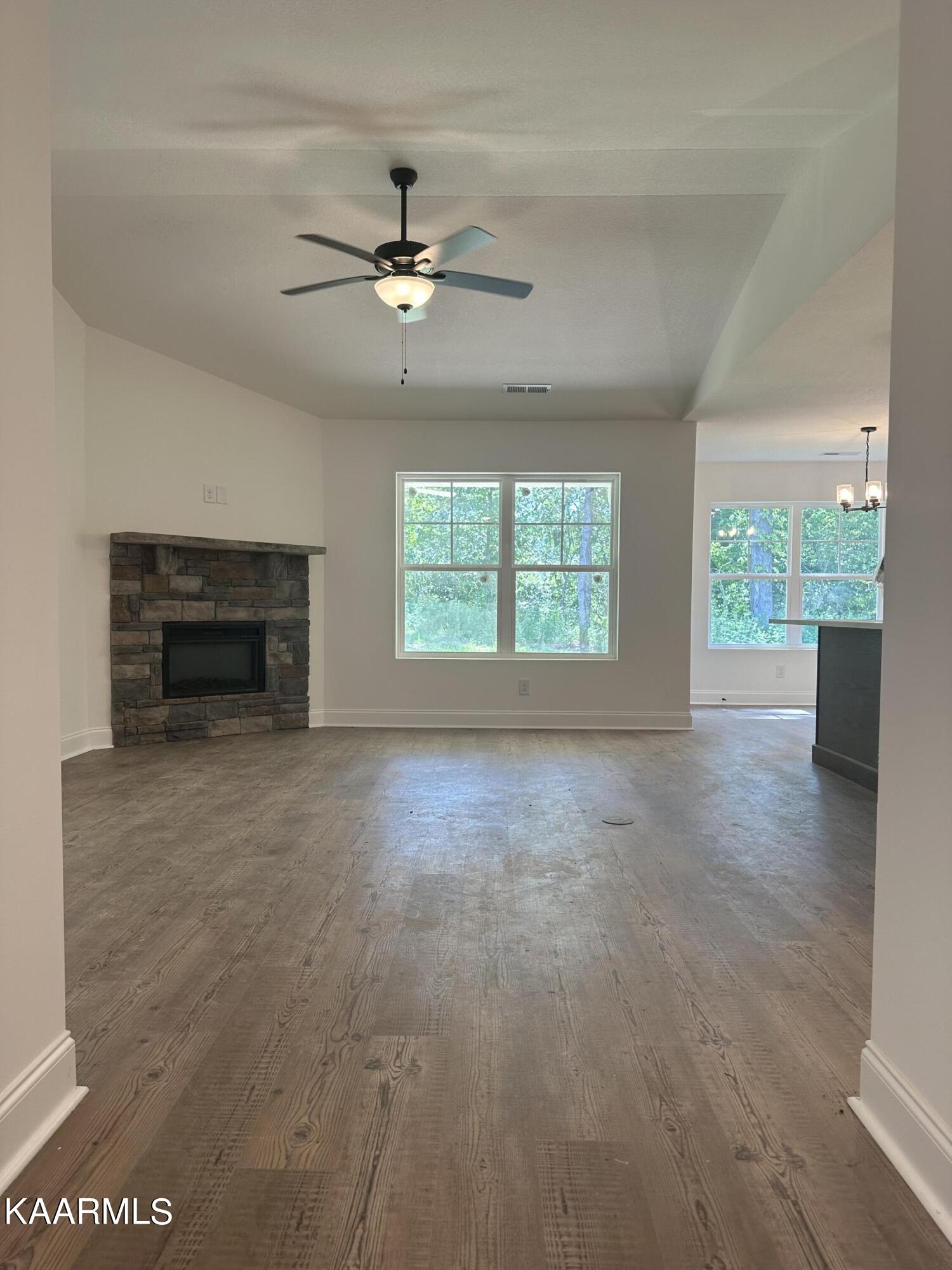 540 Henderson Road, Unit 14 Pigeon Forge, TN 37862 - Photo 16 of 40 3-bedroom living area