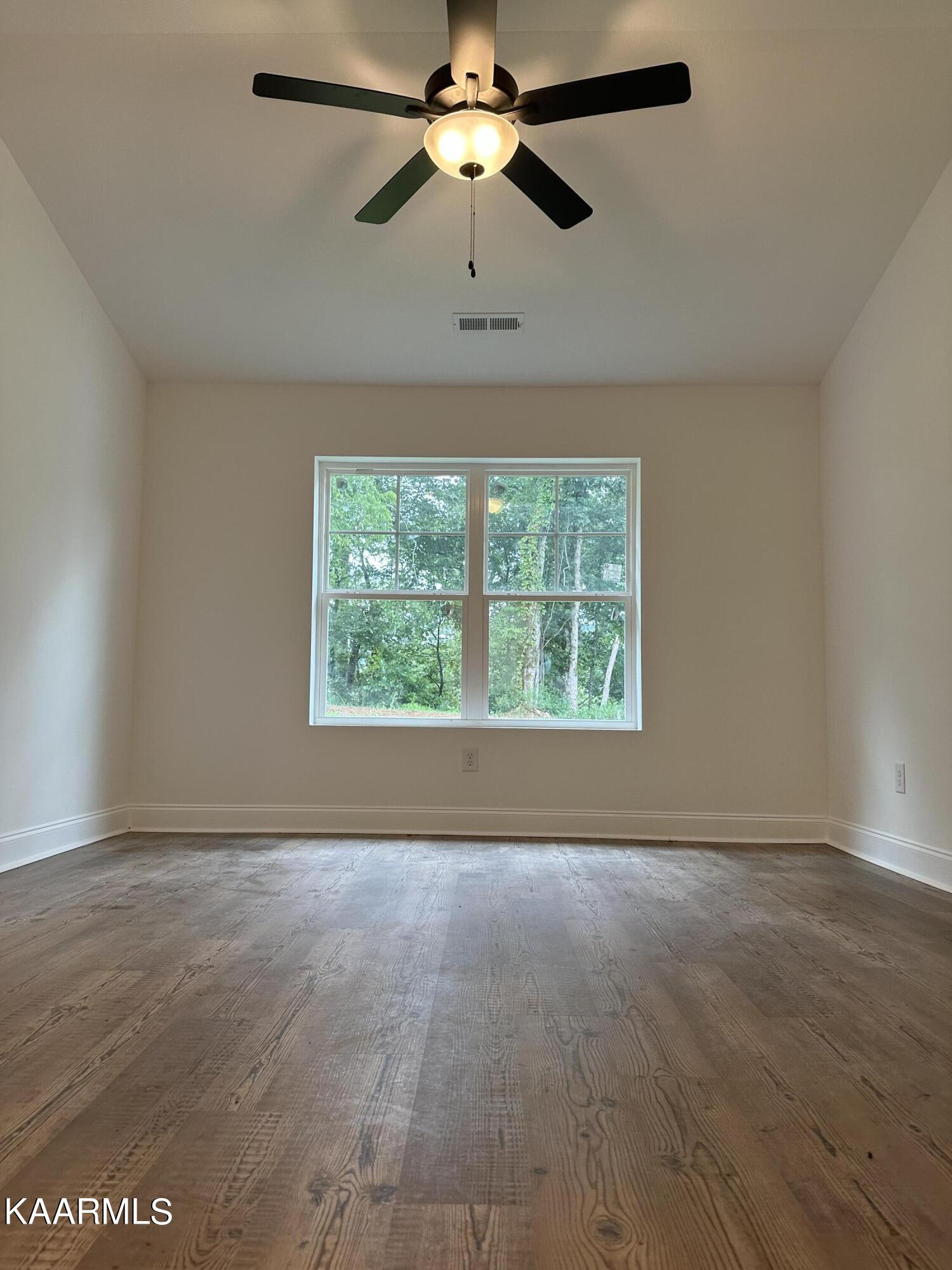 540 Henderson Road, Unit 14 Pigeon Forge, TN 37862 - Photo 21 of 40 Primary Bedroom