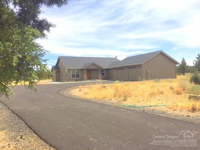 13050 Southeast Falcon Ridge Road Prineville, OR 97754 - Photo 2 of 17 Gallery Image 2
