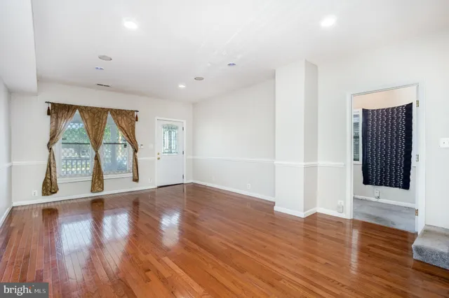 $459,900 | 700 Lafayette Boulevard, Fredericksburg, VA 22401