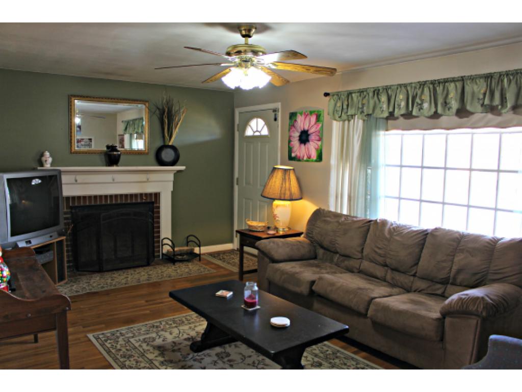 189 Lund Road Nashua, NH 03060 - Photo 3 of 13
