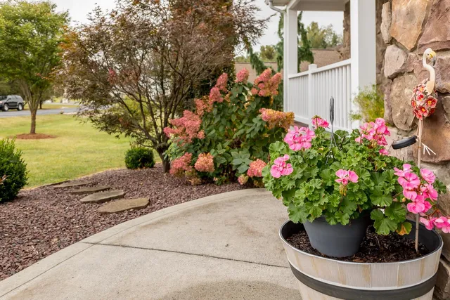 $475,000 | 200 Kensington Drive, Elkton, VA 22827