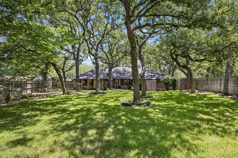 $419,900 | 2814 Greenbrook Drive, Arlington, TX 76016