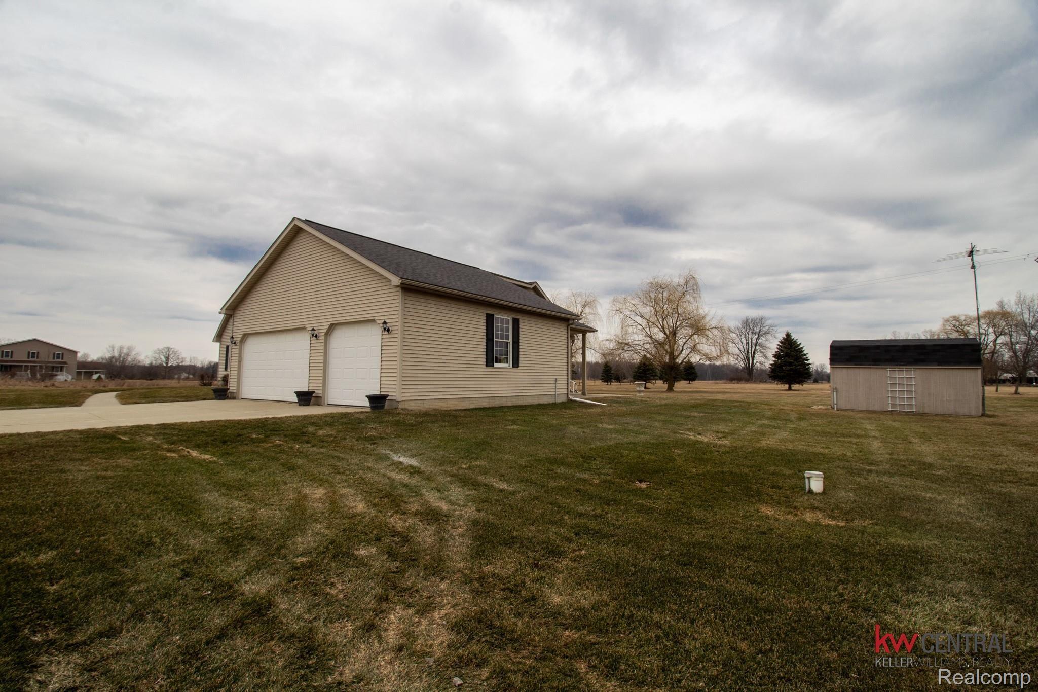 8827 Hough Road Almont, MI 48003 - Photo 35 of 37 Garage.jpg