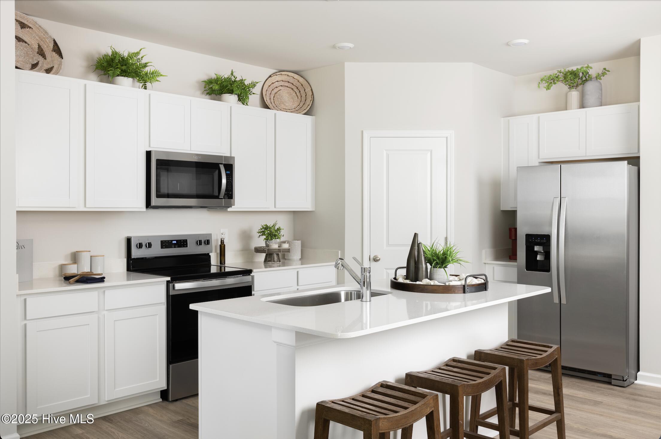 5812 Jolly Roger Road New Bern, NC 28560 - Photo 7 of 52 Model home-furnished