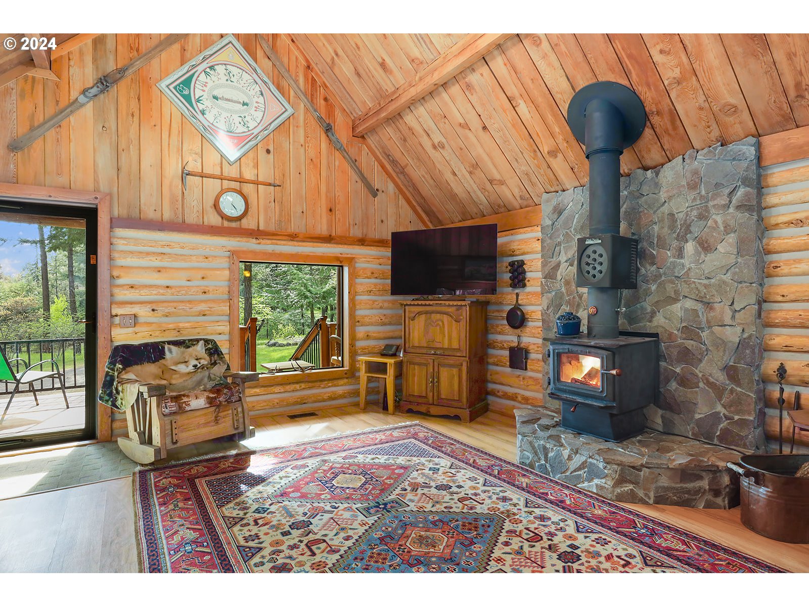 2385 Silver Gray Road Mosier, OR 97040 - Photo 11 of 48 Gallery Image 11