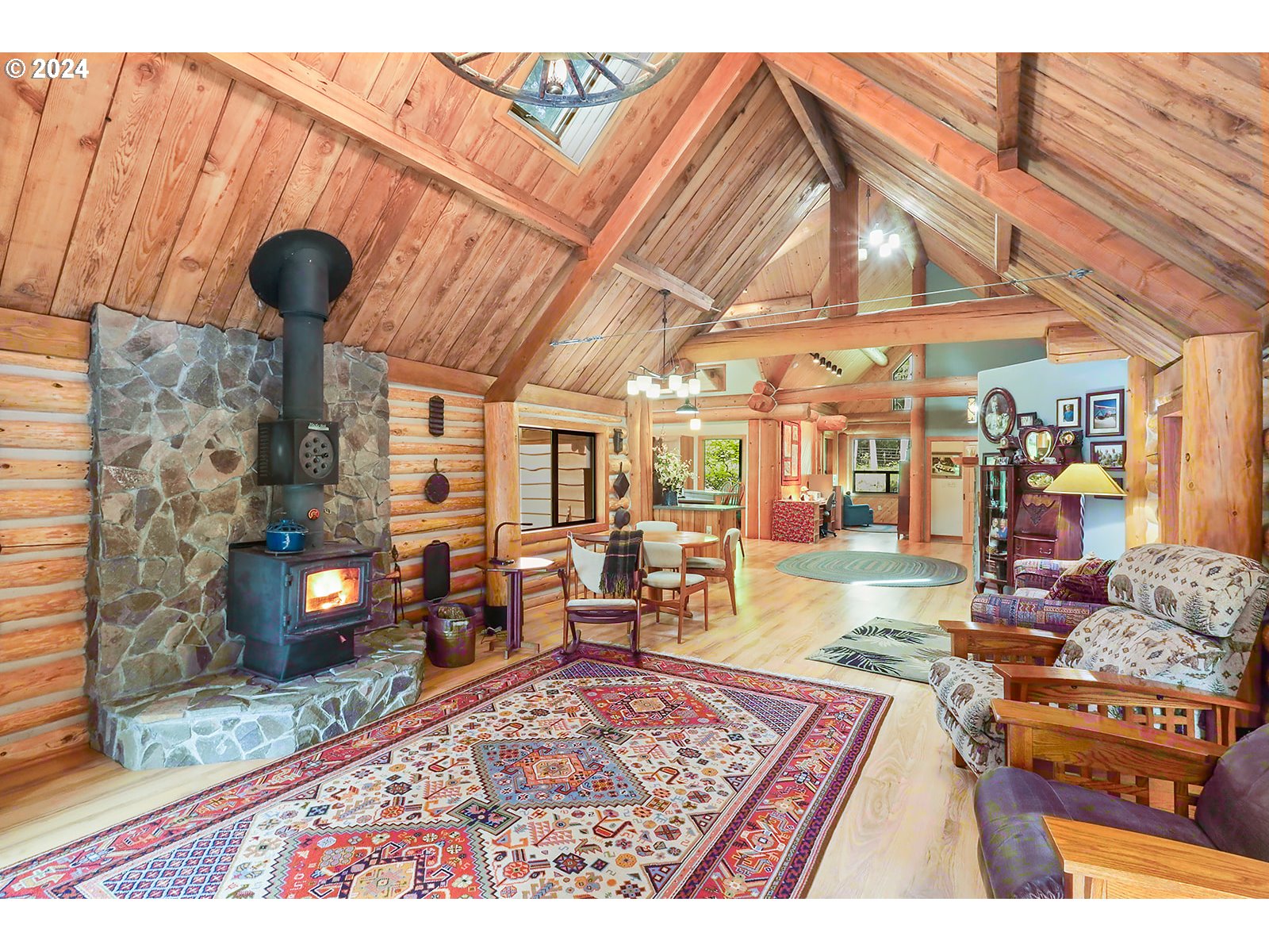 2385 Silver Gray Road Mosier, OR 97040 - Photo 12 of 48 Gallery Image 12
