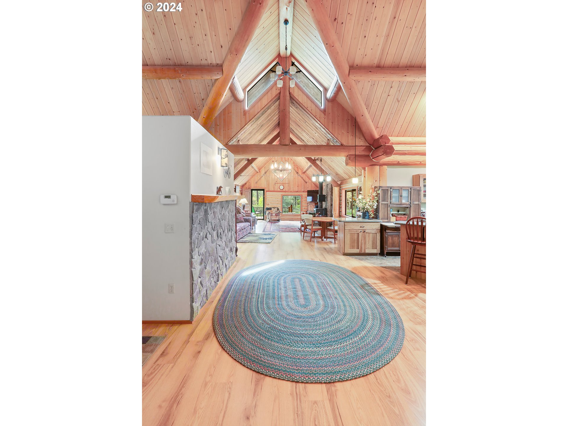 2385 Silver Gray Road Mosier, OR 97040 - Photo 15 of 48 Gallery Image 15