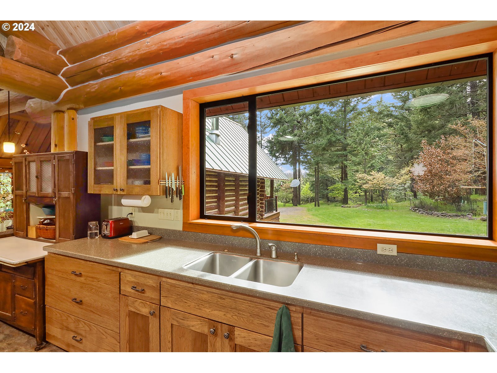 2385 Silver Gray Road Mosier, OR 97040 - Photo 19 of 48 Gallery Image 19