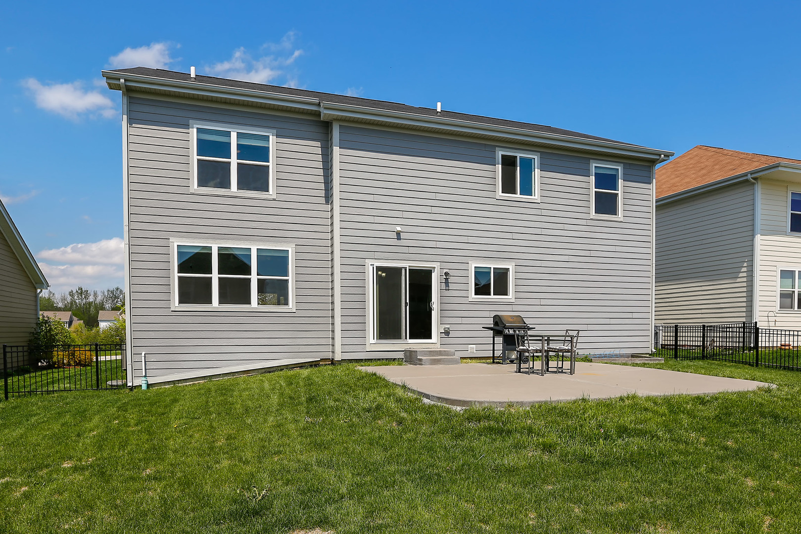 3531 English Prairie Road Elgin, IL 60124 - Photo 27 of 34 a view of a house with a backyard