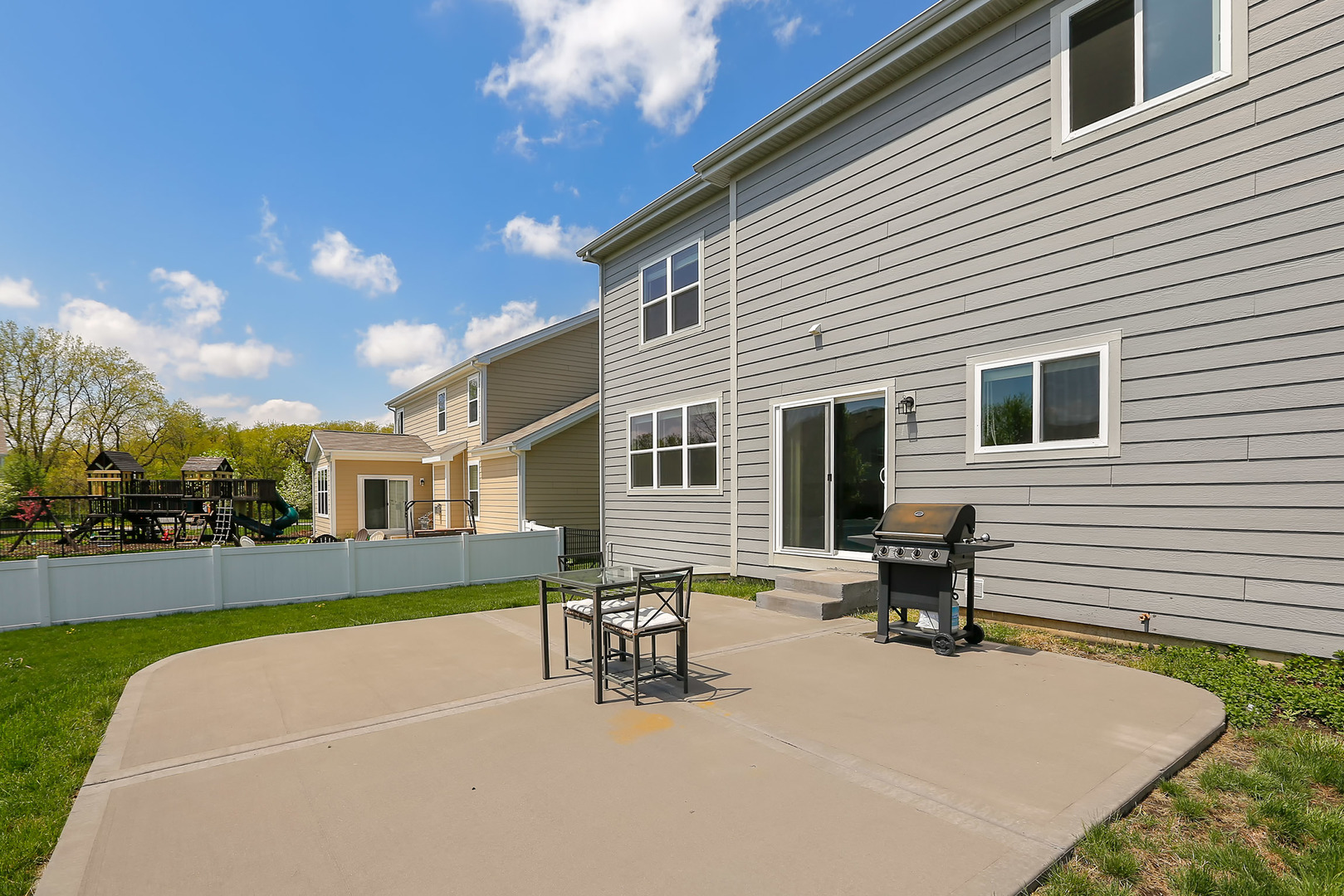 3531 English Prairie Road Elgin, IL 60124 - Photo 28 of 34 a house view with outdoor seating space