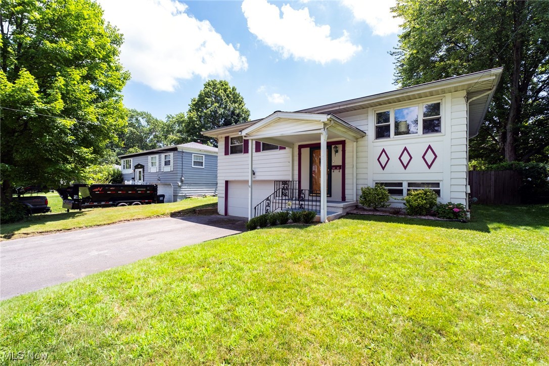 4541 Burkey Road Youngstown, OH 44515 - Photo 2 of 25 Gallery Image 2
