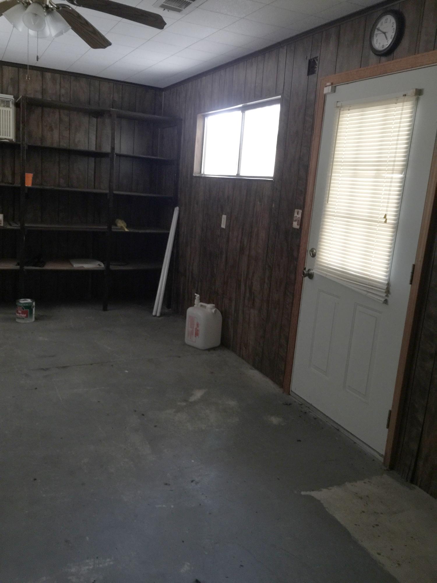 810 Sexton Road DeFuniak Springs, FL 32433 - Photo 11 of 21 a view of room with a window