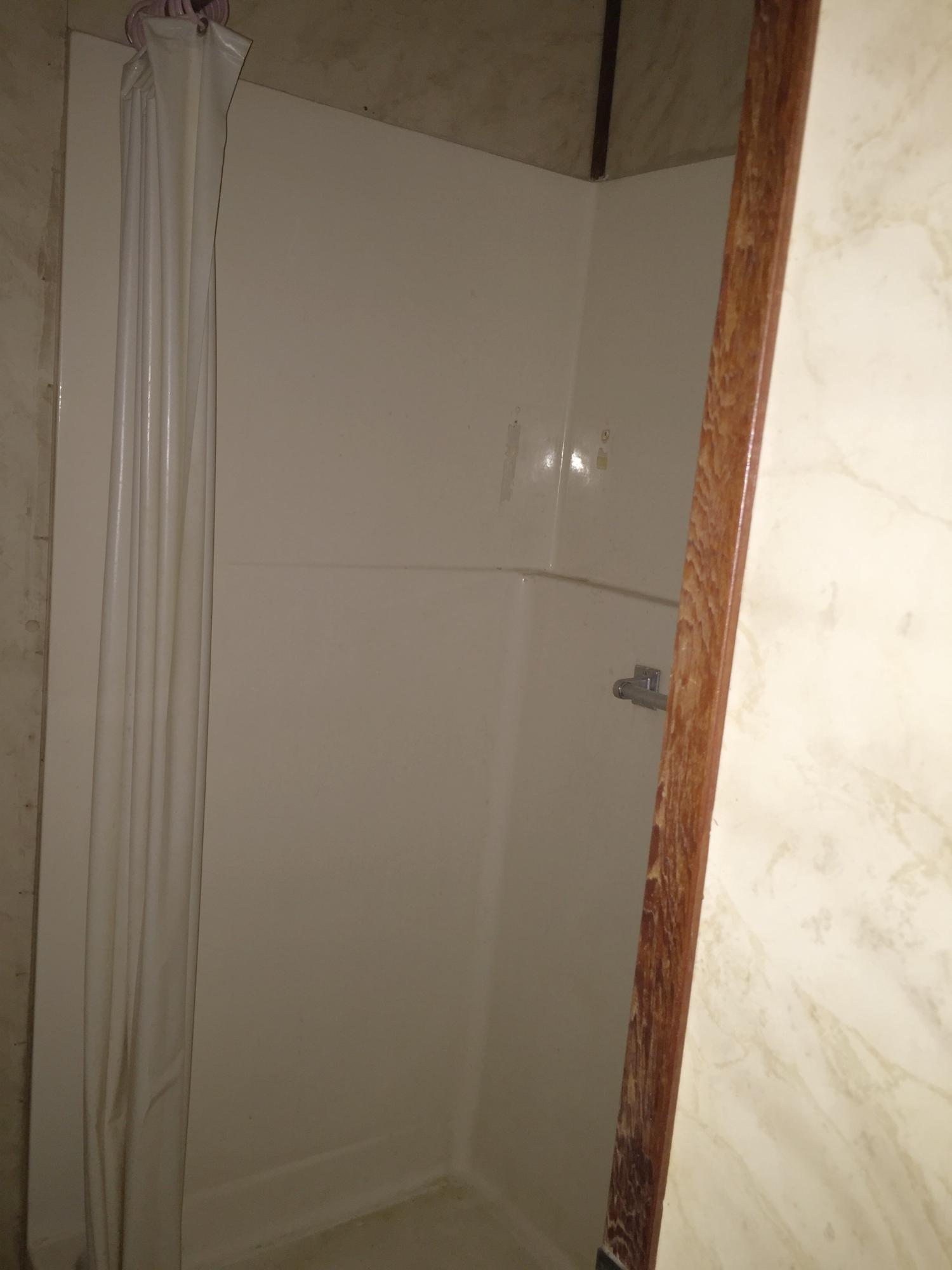810 Sexton Road DeFuniak Springs, FL 32433 - Photo 7 of 21 a view of a hallway