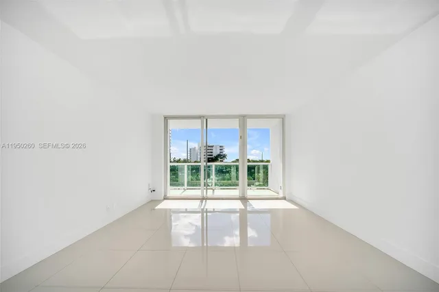 a view of entryway with workspace